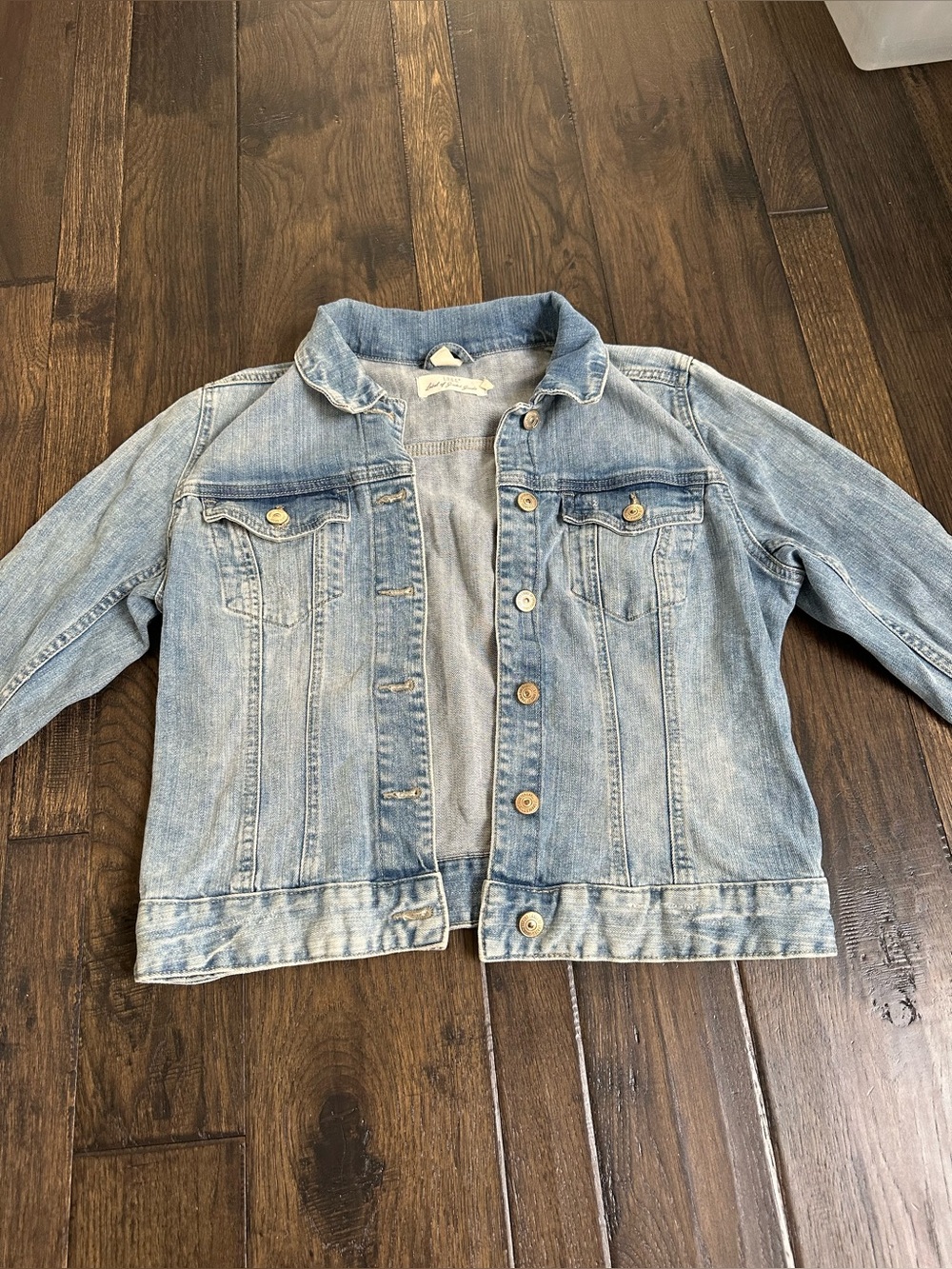 H&M Light Wash Denim Jacket – Size Small